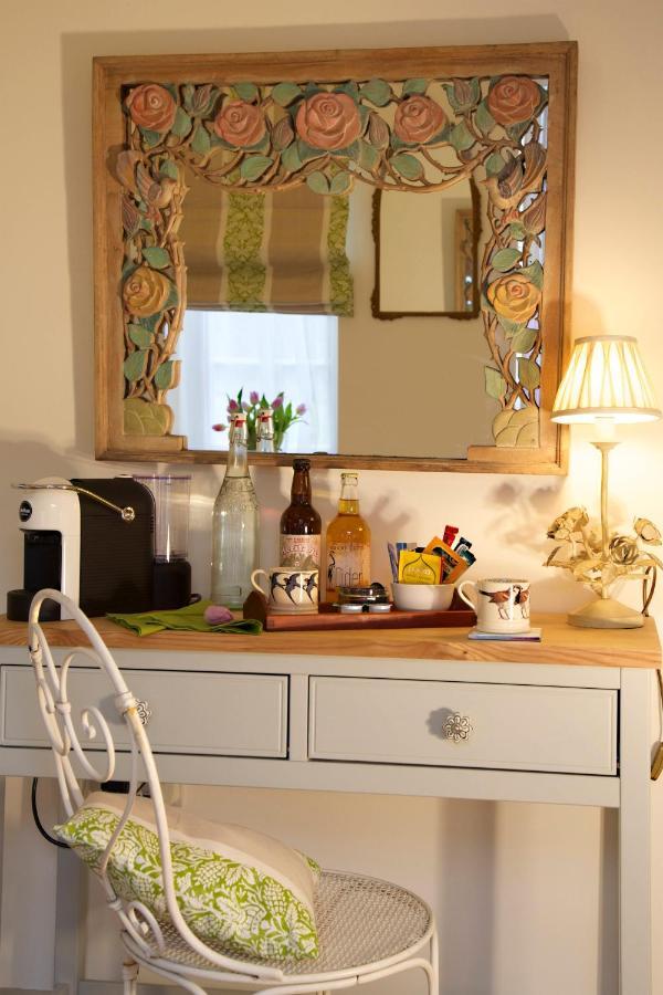 Bed and Breakfast The Coach House Rudgwick Экстерьер фото
