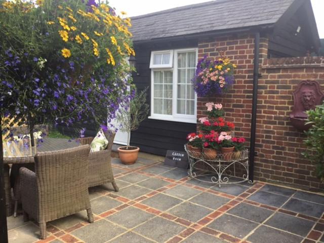 Bed and Breakfast The Coach House Rudgwick Экстерьер фото